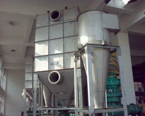 Small cyclone dust collector for wood industry