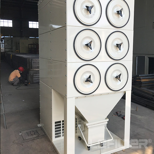 Dustflow horizontal cartridge dust collector